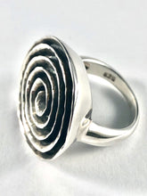 Load image into Gallery viewer, Spiral Sterling Silver Ring SR00004