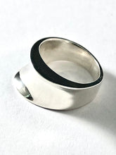 Load image into Gallery viewer, Sterling Silver Ring SR00013